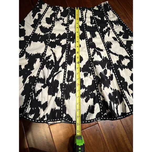 CAbi Women’s Skirt Size 8 Flare Boho Embroidered Stitch Black White 937 - Picture 8 of 14